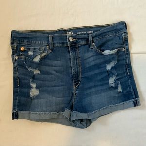 Denizen for Levi’s Shortie shorts